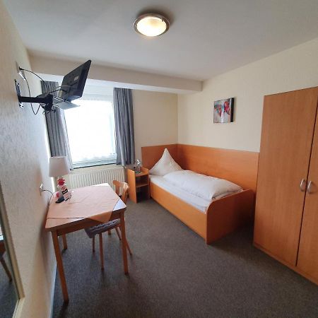 Gaestehaus Ermen 캄프린트포르트 외부 사진