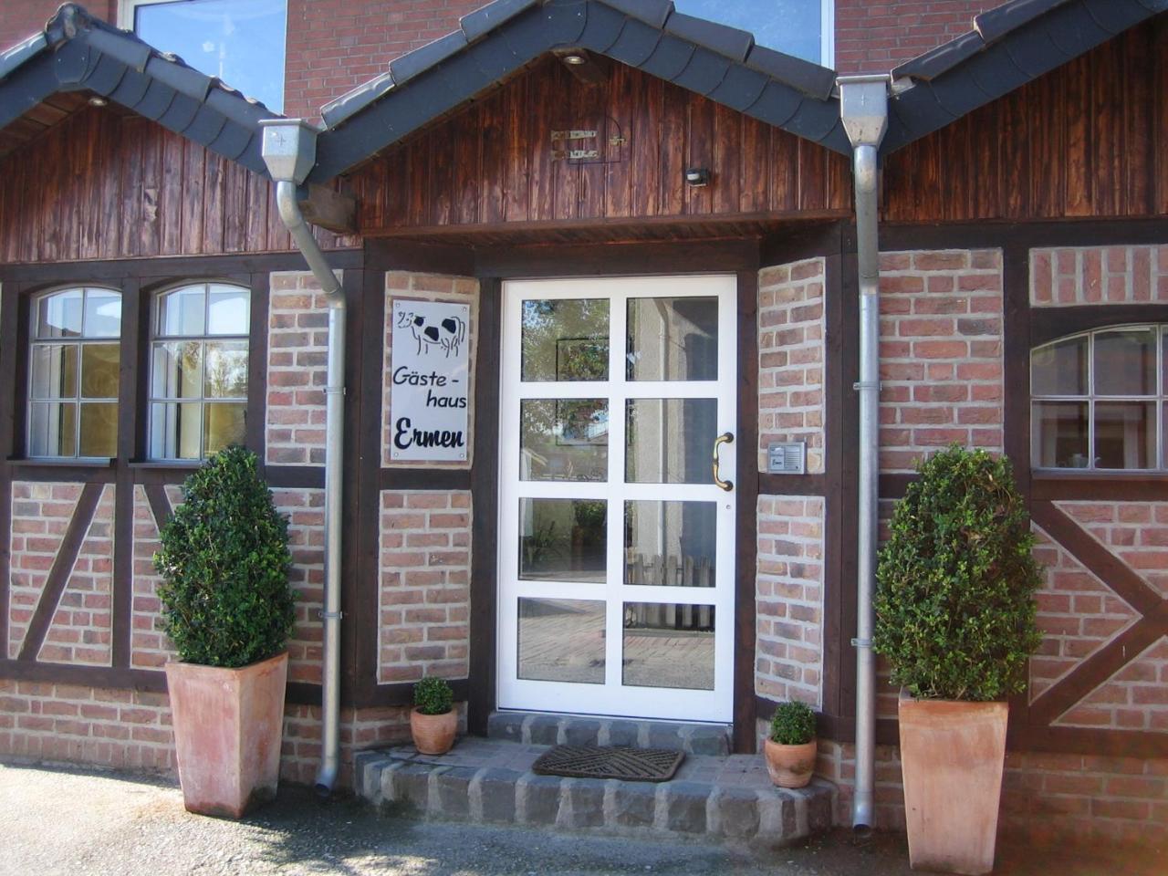 Gaestehaus Ermen 캄프린트포르트 외부 사진